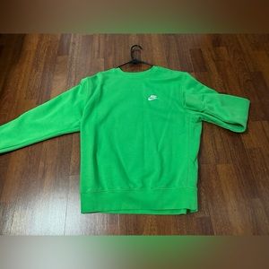Men’s Green Nike sweater Size: Medium (M)